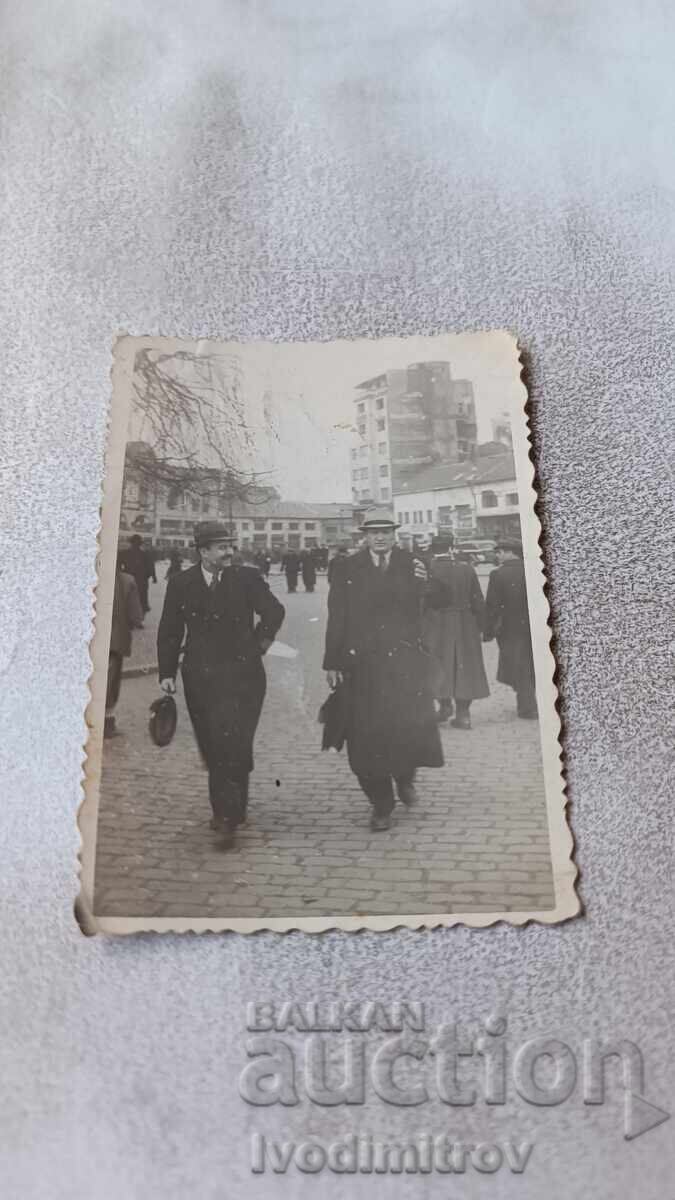 Foto Sofia Doi bărbați la plimbare