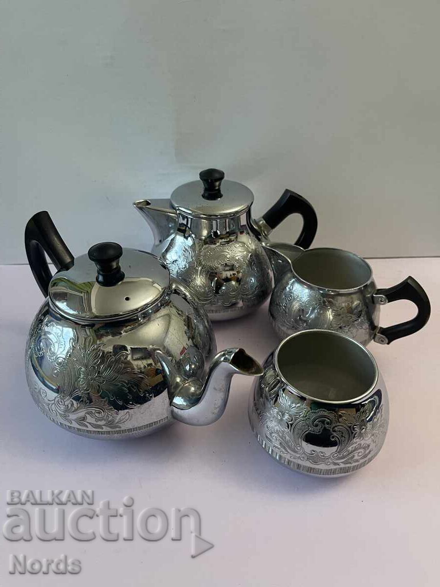 Μεταλλικό σετ τσαγιού και καφέ