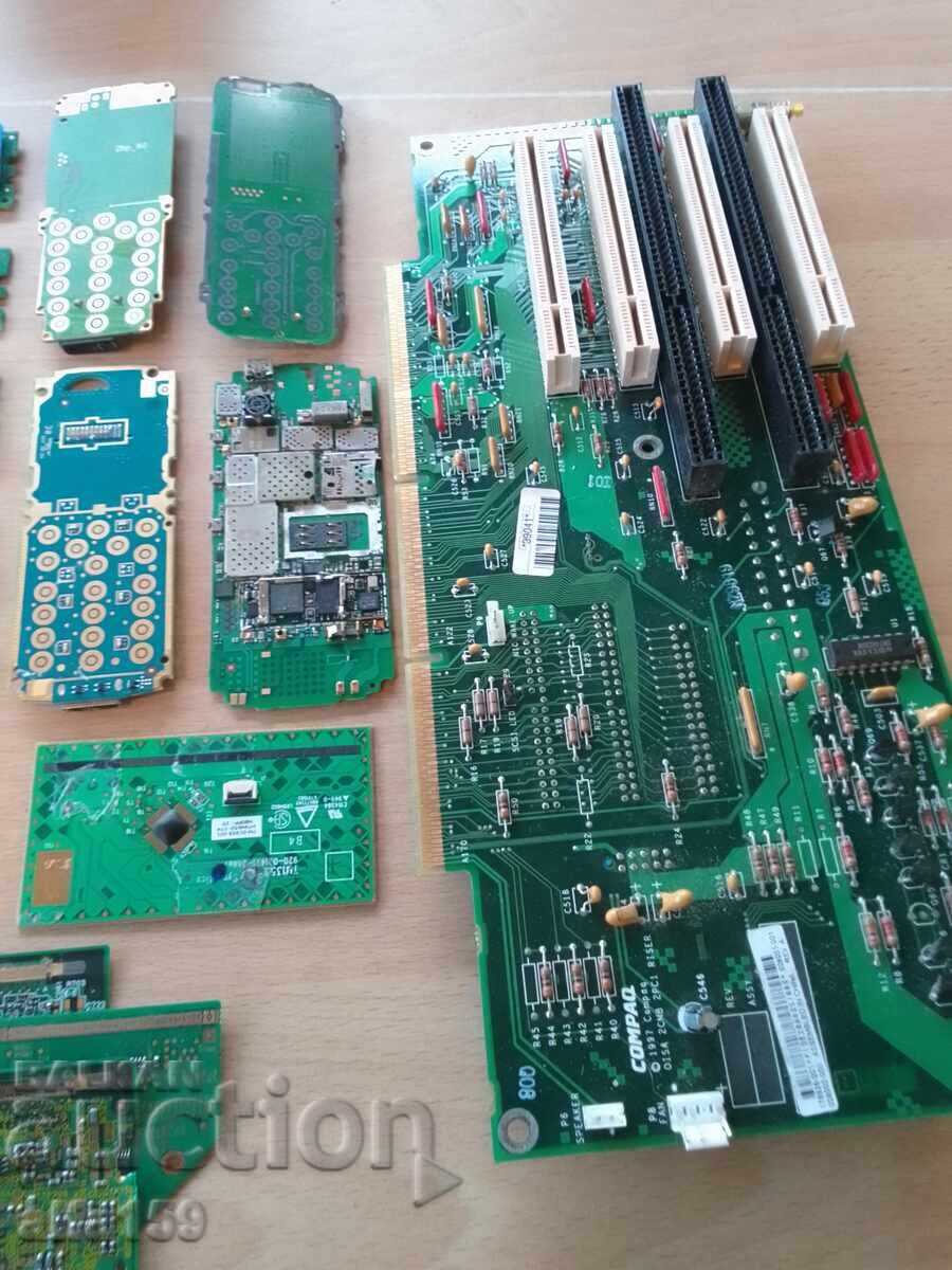 Auction Lot of processors, RAM and motherboards for electronic scrap Auction Lot of processors, RAM and motherboards for electronic scrap