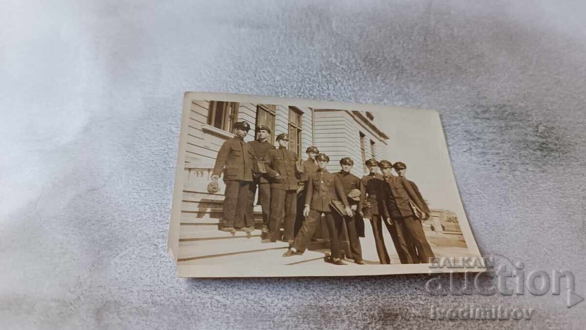 Fotografie Varna Elevi pe scările școlii 1929 Fotografie Varna Elevi pe scările școlii 1929