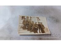Fotografie Varna Elevi pe scările școlii 1929