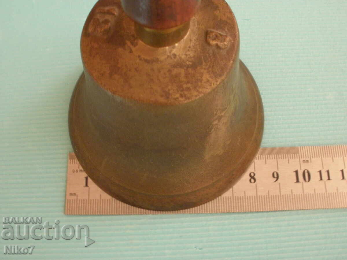 Стар,масивен,бронзов,училищен(школски) звънец,камбана. - 7