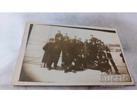 Fotografie Varna Elevi de clasa a V-a -b de la debarcader 1929