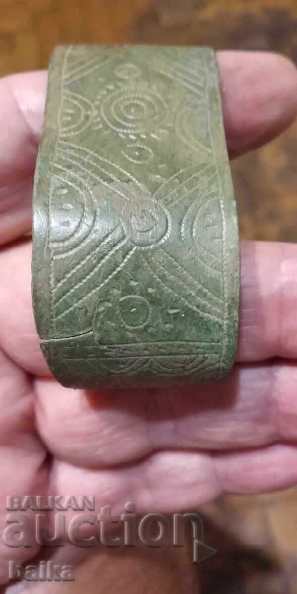 ΒΡΑΧΙΟΛΙ ΑΝΤΙΚΕ. με τιμή 30.00 BGN | € 15.34 ΒΡΑΧΙΟΛΙ ΑΝΤΙΚΕ. με τιμή 30.00 BGN | € 15.34