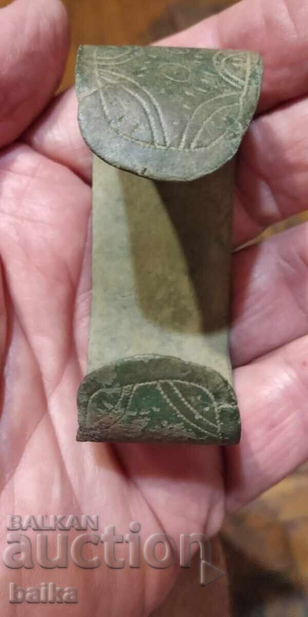 ΒΡΑΧΙΟΛΙ ΑΝΤΙΚΕ. ΒΡΑΧΙΟΛΙ ΑΝΤΙΚΕ.