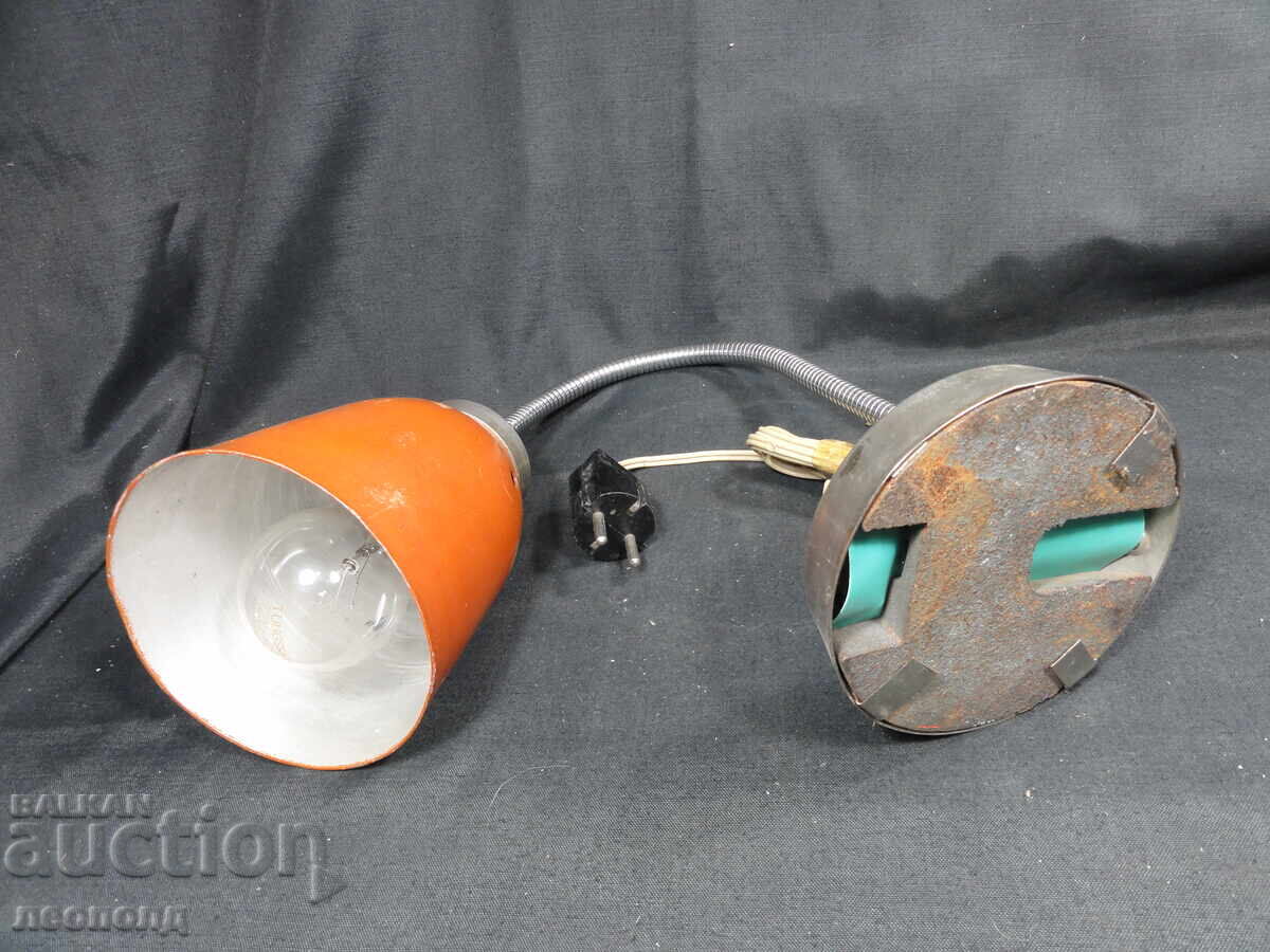 Delivery of Old Retro Social Desk Lamp Delivery of Old Retro Social Desk Lamp