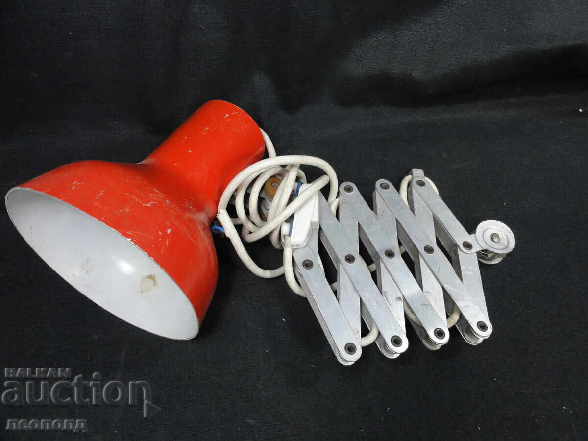 Old Retro Social Wall Extendable Work Lamp Old Retro Social Wall Extendable Work Lamp