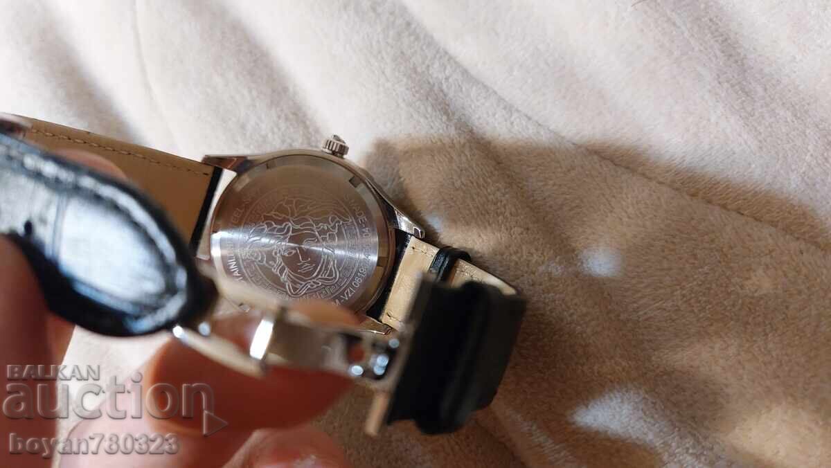 Аукцион Versace часовник Аукцион Versace часовник