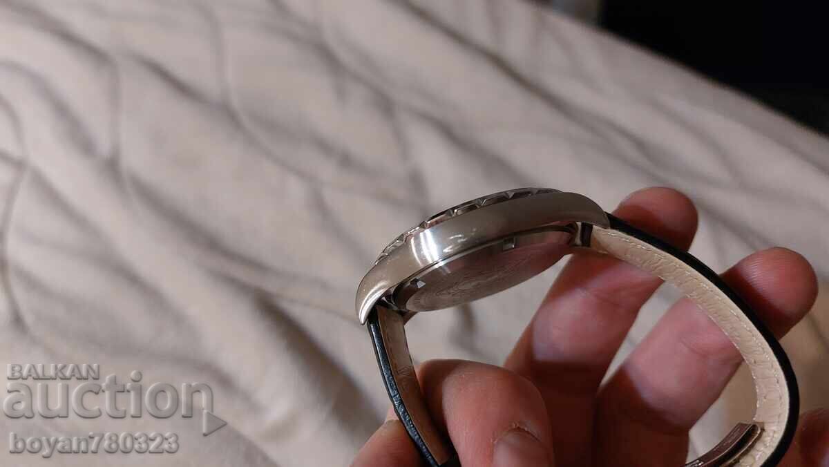 Доставка на Versace часовник Доставка на Versace часовник