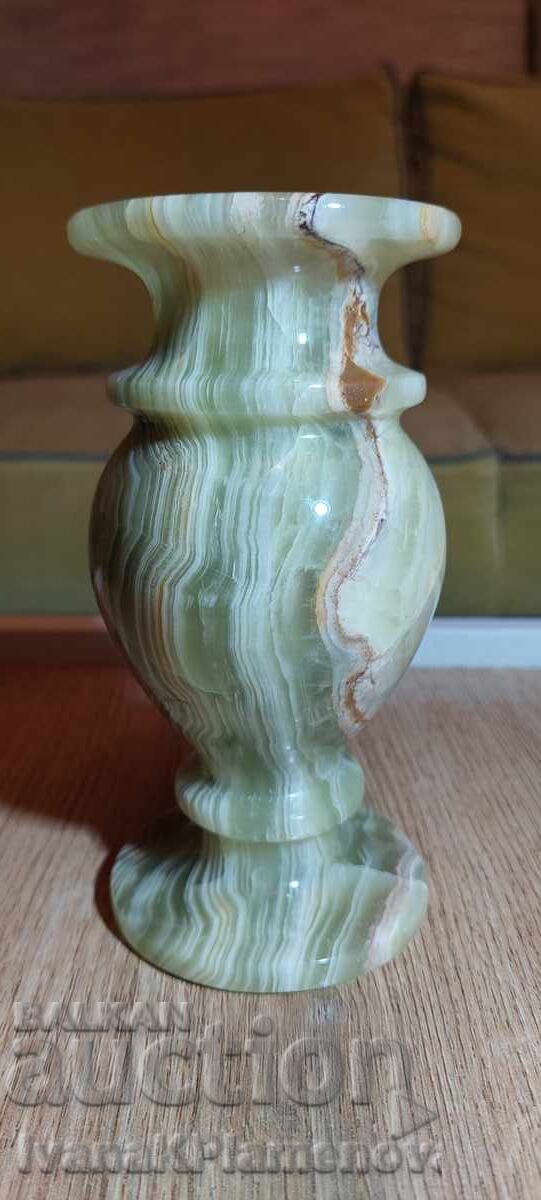 Onyx vase for connoisseurs with price 36.00 BGN | € 18.41 Onyx vase for connoisseurs with price 36.00 BGN | € 18.41