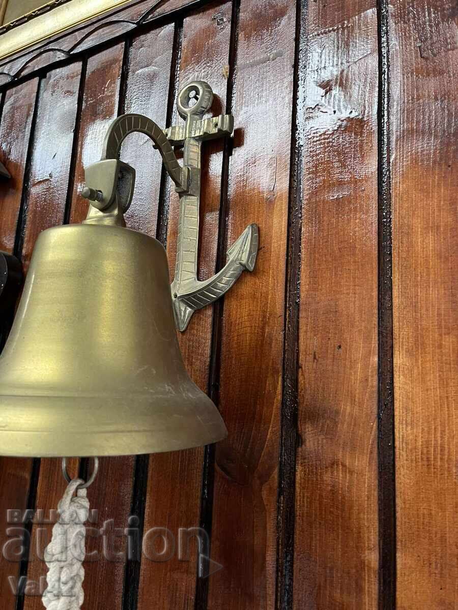 Δημοπρασία Μεσινέζια καμπάνα πλοίου με βάση άγκυρας Δημοπρασία Μεσινέζια καμπάνα πλοίου με βάση άγκυρας