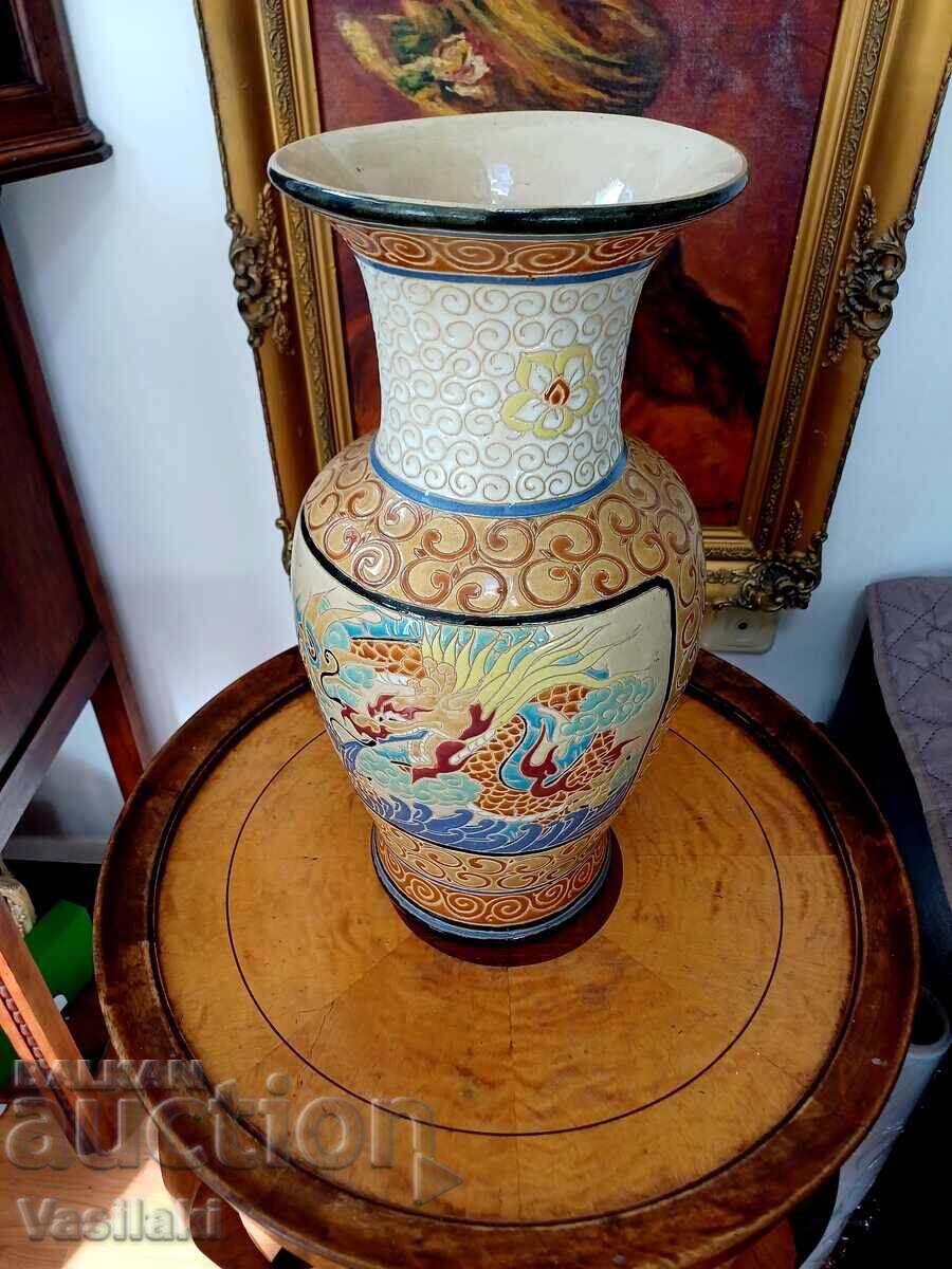 Beautiful and large vase Beautiful and large vase