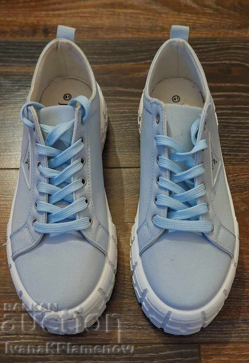 Delivery of New Women's Shoes GUESS size 41