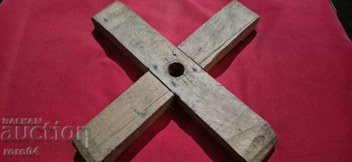 ЕЛХА - ДЪРВЕН КРЪСТАЧ - СТОЙКА - МАСИВ - 7 ЕЛХА - ДЪРВЕН КРЪСТАЧ - СТОЙКА - МАСИВ - 7