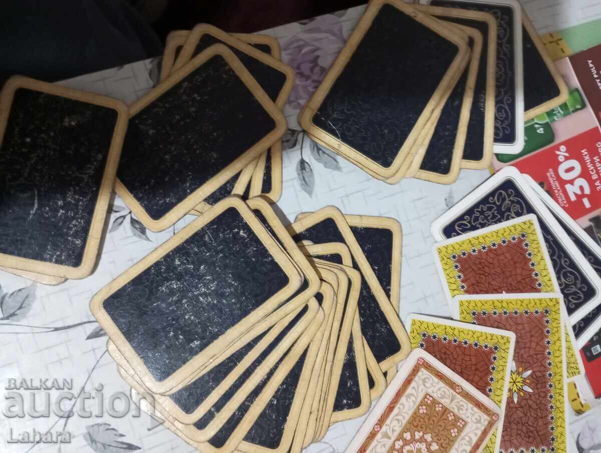 Delivery of Old retro cards for belote 32 with many jokers Delivery of Old retro cards for belote 32 with many jokers