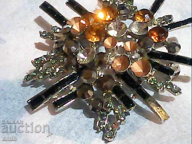 красива посребрена брошка и весулка с цена 15.00 лв. | € 7.67