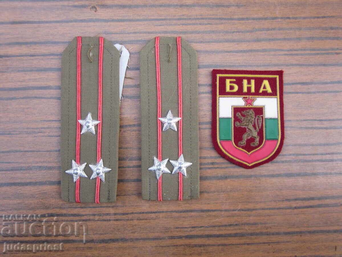 Български военни пагони с нашивка емблема полковник БНА с цена 20.00 лв. | € 10.23 Български военни пагони с нашивка емблема полковник БНА с цена 20.00 лв. | € 10.23