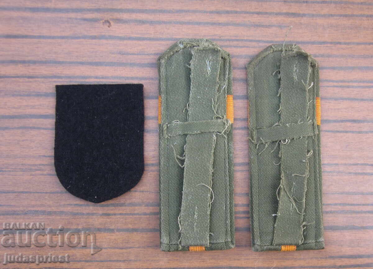 Аукцион Български военни пагони с нашивка емблема на старшина от БНА Аукцион Български военни пагони с нашивка емблема на старшина от БНА