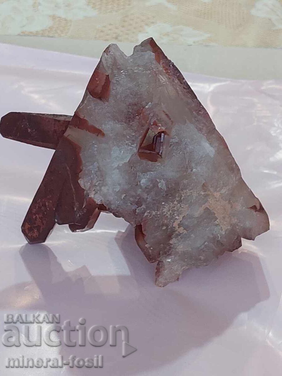 Livrarea Cuarț unic cu hematit roșu