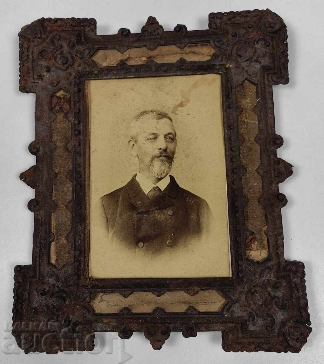 НАД 100-ГОДИШНА СТАРА СНИМКА С РАМКА ОТ ПЕРИОДА МЪЖ КАРТОН