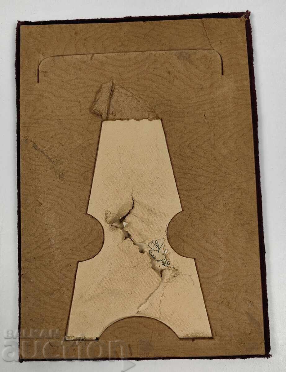 ΠΑΝΩ ΑΠΟ 100-ΕΤΗΣ ΠΑΛΙΑ ΟΙΚΟΓΕΝΕΙΑΚΗ ΦΩΤΟΓΡΑΦΙΑ ΧΑΡΤΟΝΙ ΣΚΕΛΕΤΟΣ ΑΠΟ ΤΗΝ ΠΕΡΙΟΔΟ - 5