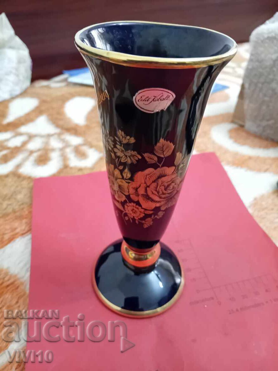 Vază veche, cobalt, autor