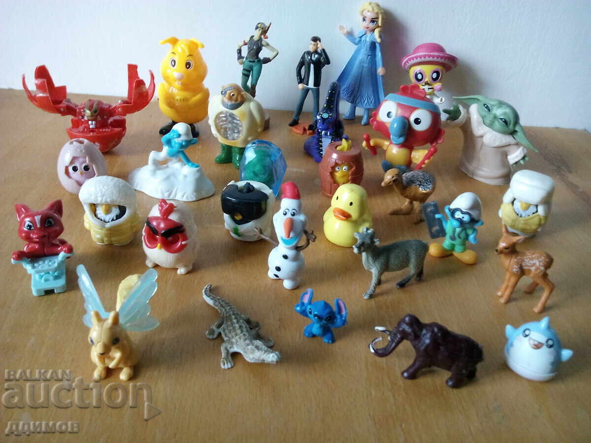 30 κομμάτια παιχνίδια από την Kinder Surprise και άλλα