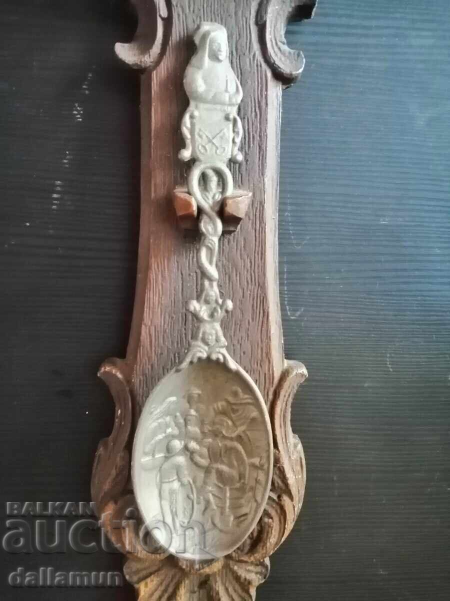 Lingură veche de perete cu preț 26.00 BGN | € 13.29