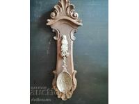 Lingură veche de perete