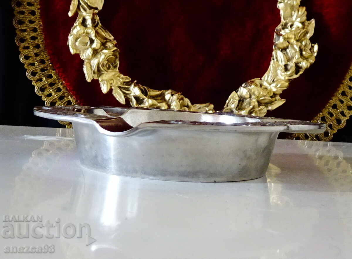 Σταχτοδοχείο από καλαί με Κυρία και Ιππότη, μπύρα, λυκίσκο με τιμή 59.00 BGN | € 30.17