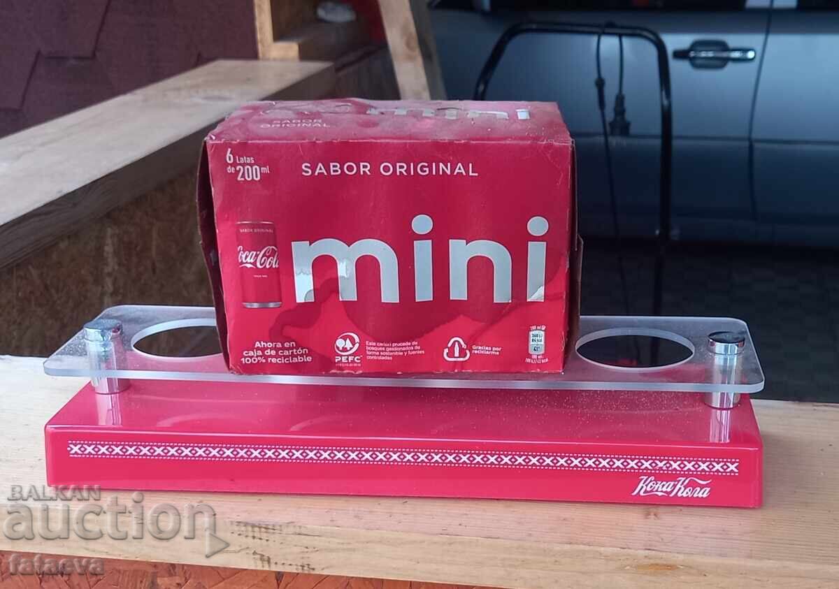 Lot 4, Coca Cola, bax nedesfăcut și suport pentru 4 sticle
