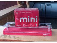 Lot 4, Coca Cola, bax nedesfăcut și suport pentru 4 sticle