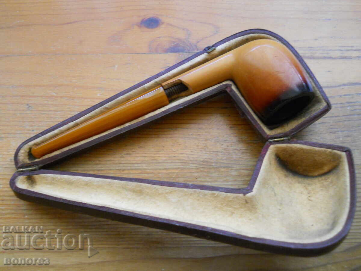 Licitație Pipă de biliard veche într-un toc de piele