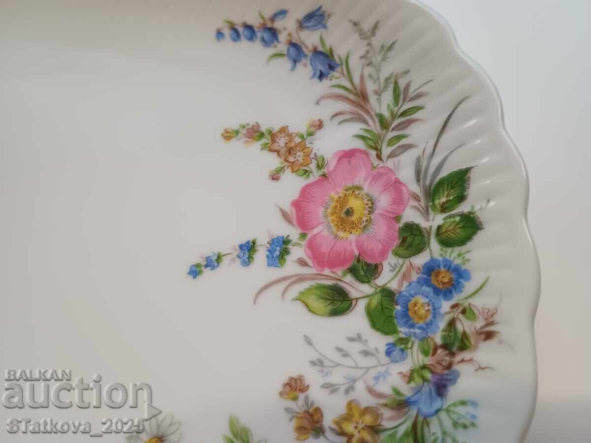 Vintage porcelain platter with price 40.00 BGN | € 20.45