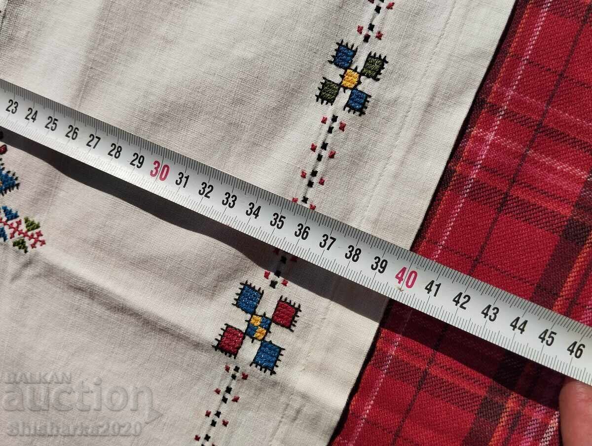 Delivery of Bulgarian needlework