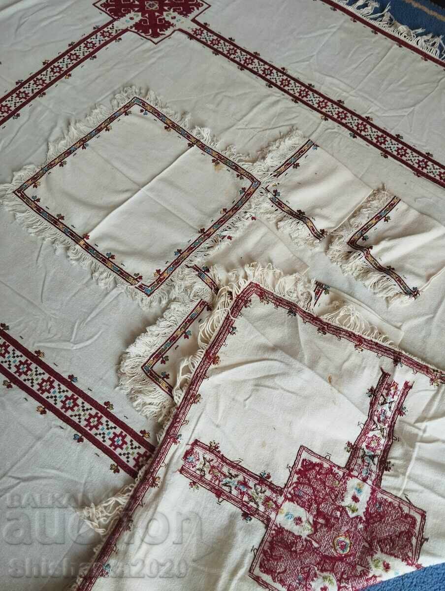 Auction  Set! Linen tablecloth with embroidery + 6 napkins