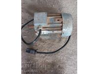 Motor electric trifazat