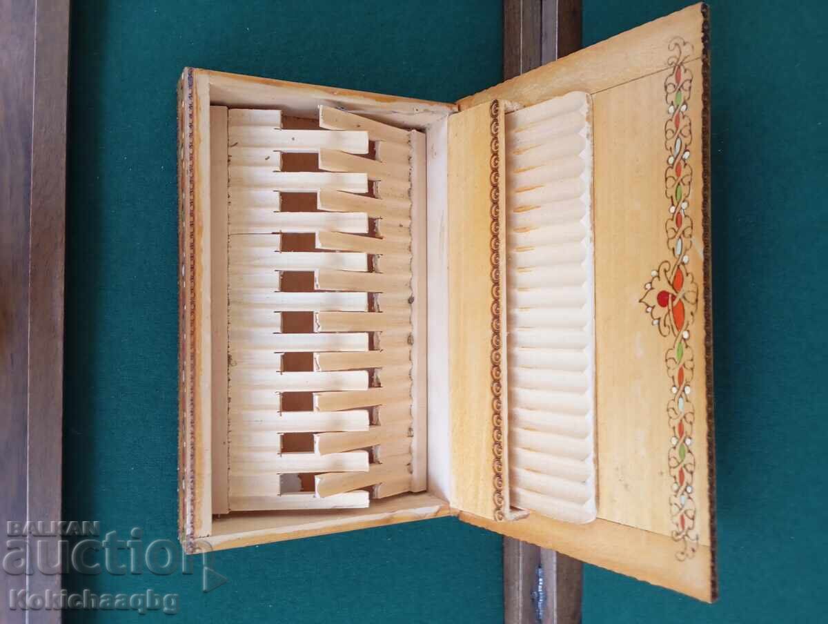 Παλιά Βουλγάρικη Ταμπακέρα για Τσιγάρα με τιμή 30.00 BGN | € 15.34