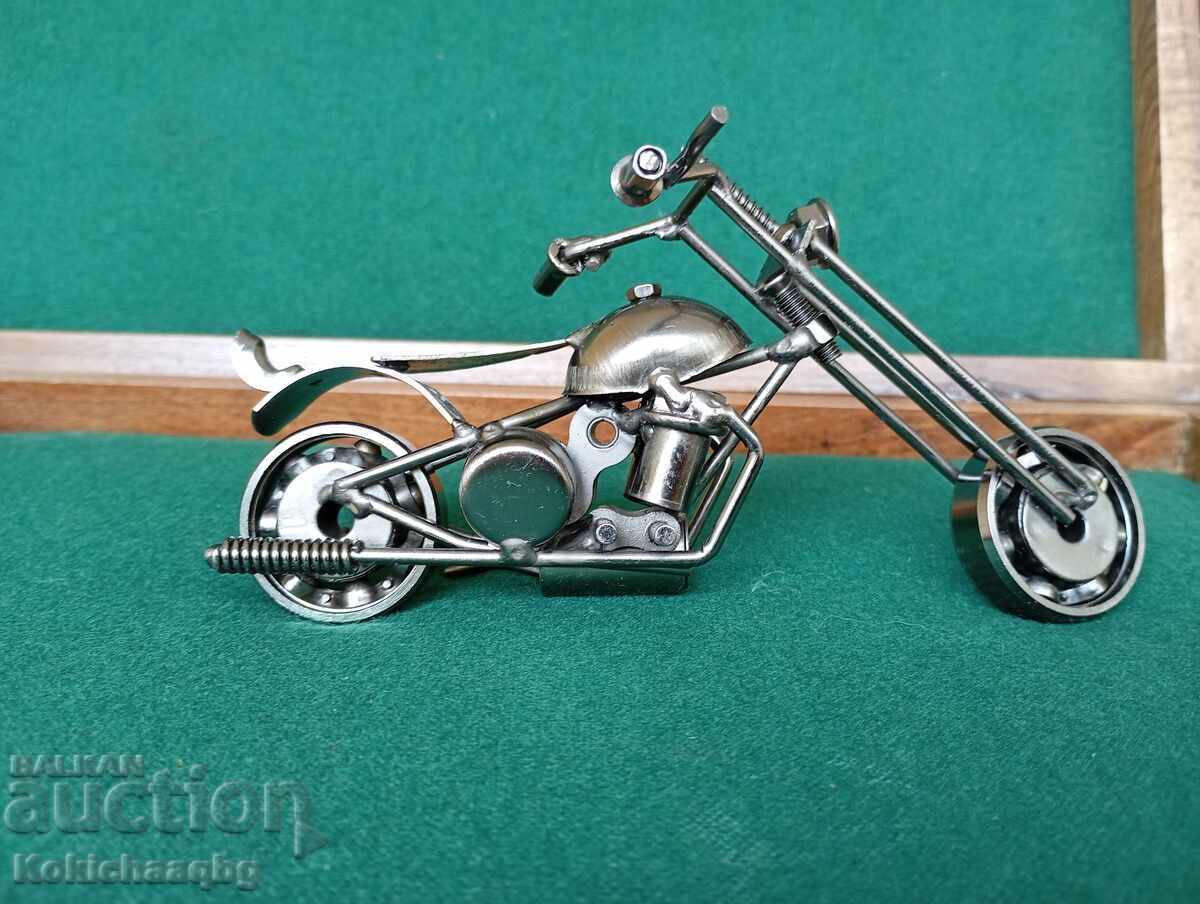 Licitație Motocicletă Metalică Licitație Motocicletă Metalică