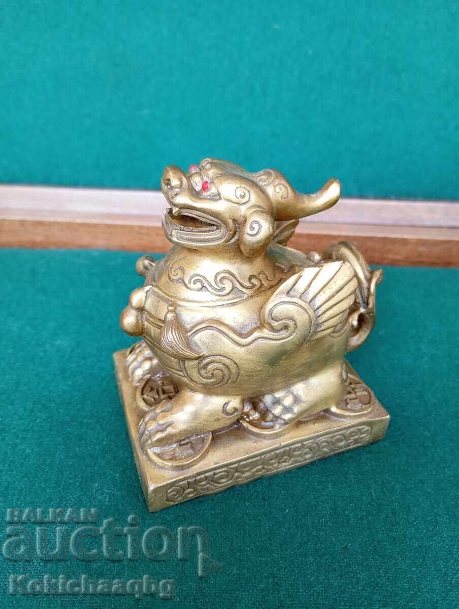 Licitație Câini Fu, Antichități