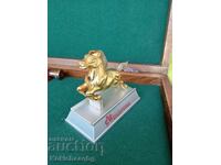 Brichetă de masă veche