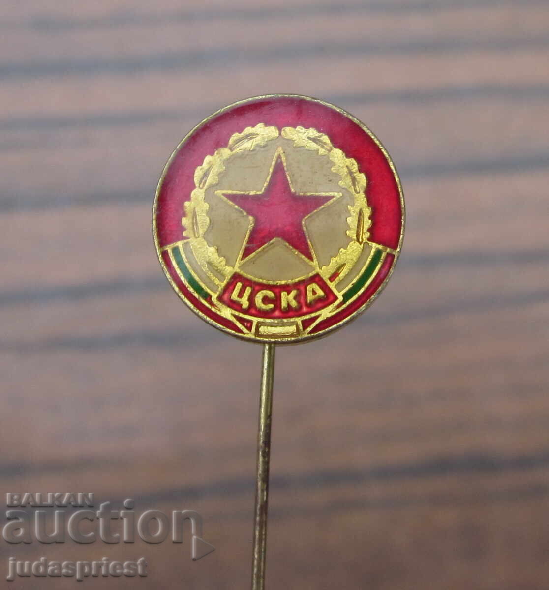 стара футболна значка от соца футболен клуб ЦСКА стара футболна значка от соца футболен клуб ЦСКА