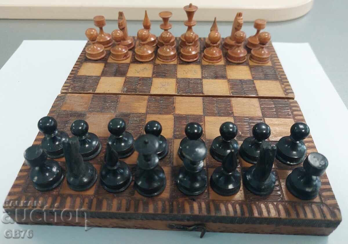 Old wooden chess set - 6