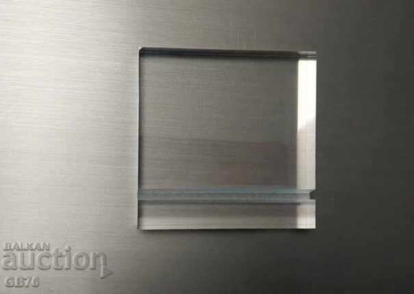 Suport/bază din plexiglas pătrată cu preț 7.00 BGN | € 3.58
