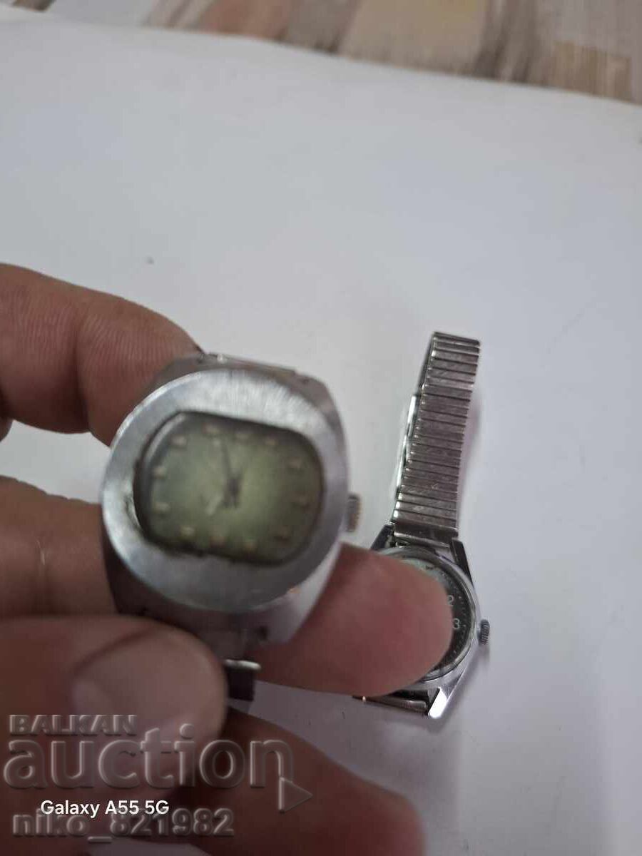 Δύο μηχανικά ρολόγια με τιμή 30.00 BGN | € 15.34 Δύο μηχανικά ρολόγια με τιμή 30.00 BGN | € 15.34