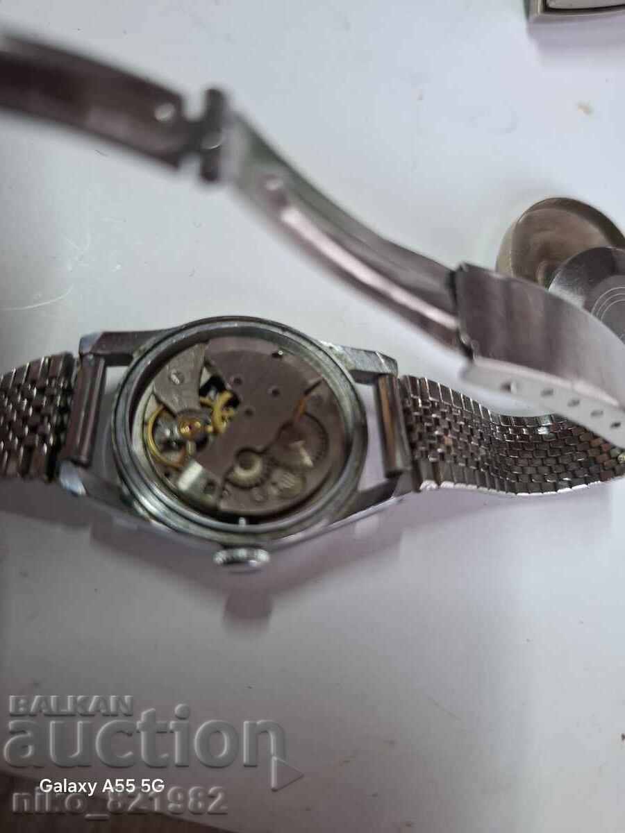 Παράδοση Δύο μηχανικά ρολόγια Παράδοση Δύο μηχανικά ρολόγια