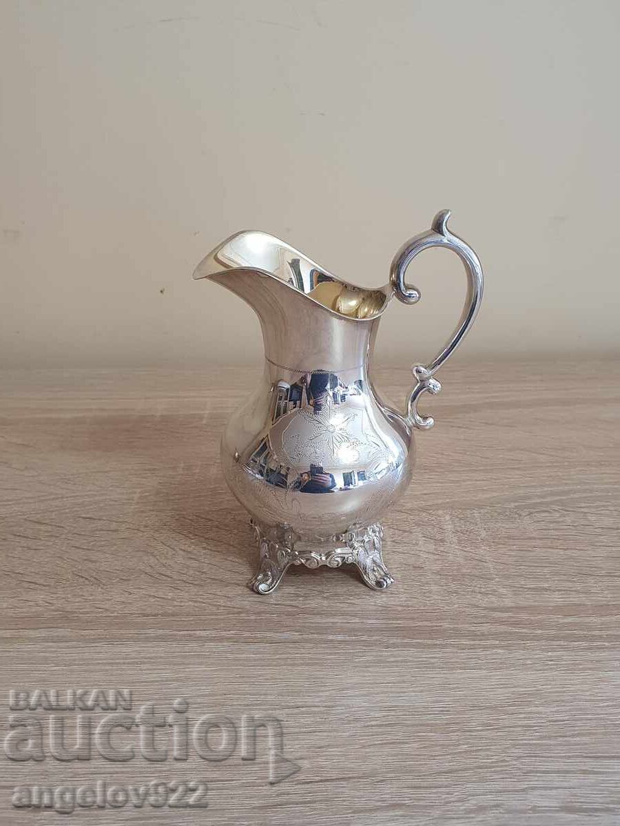 Χαραγμένο μεταλλικό κανάτι NS Χαραγμένο μεταλλικό κανάτι NS