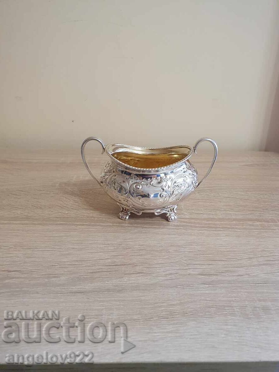 Delivery of Vintage metal bonbonniere E.P.N.S Delivery of Vintage metal bonbonniere E.P.N.S