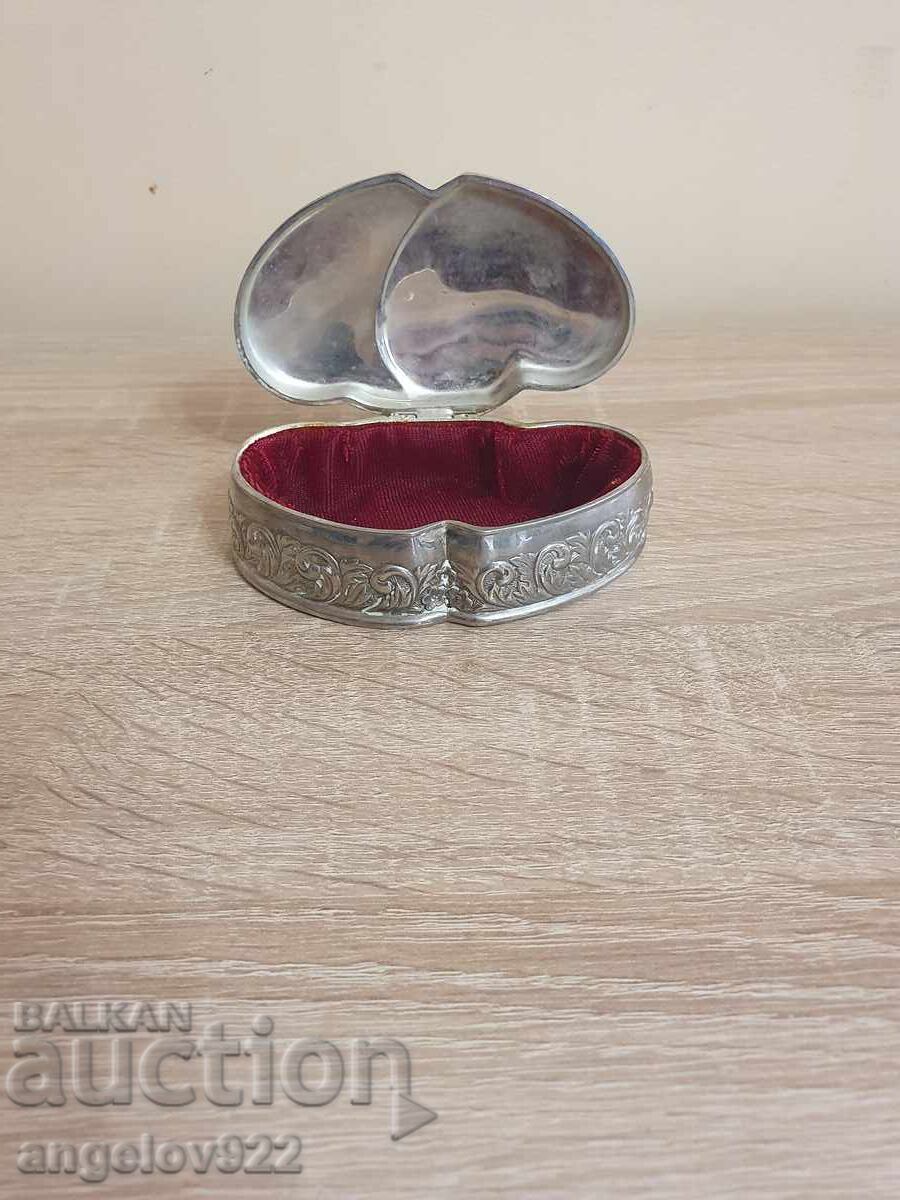 Vintage metal jewelry box!!! with price 0.01 BGN | € 0.01 Vintage metal jewelry box!!! with price 0.01 BGN | € 0.01