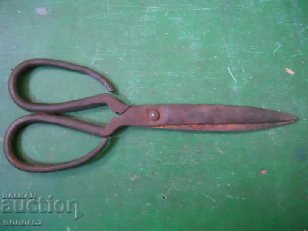 Кована абаджийска ножица с цена 15.00 лв. | € 7.67 Кована абаджийска ножица с цена 15.00 лв. | € 7.67